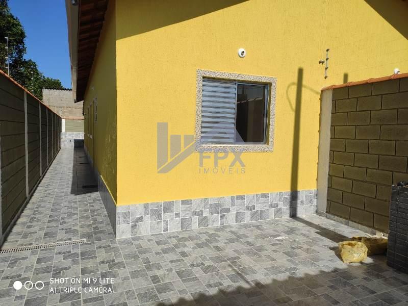 Casa à venda com 2 quartos, 56m² - Foto 1