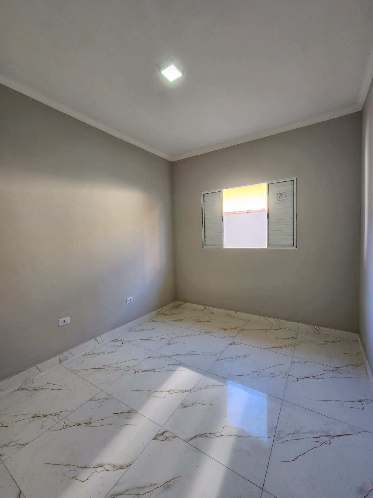 Casa Comercial à venda com 2 quartos, 72m² - Foto 2