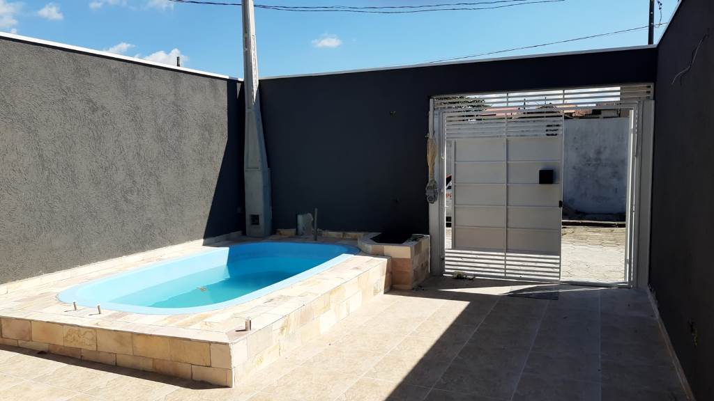 Casa à venda com 4 quartos, 120m² - Foto 1