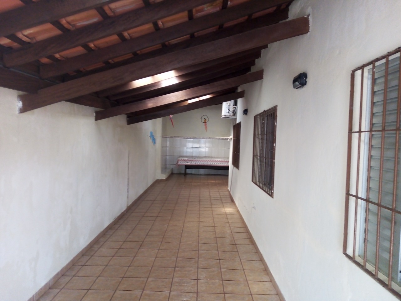 Casa à venda com 3 quartos, 74m² - Foto 2