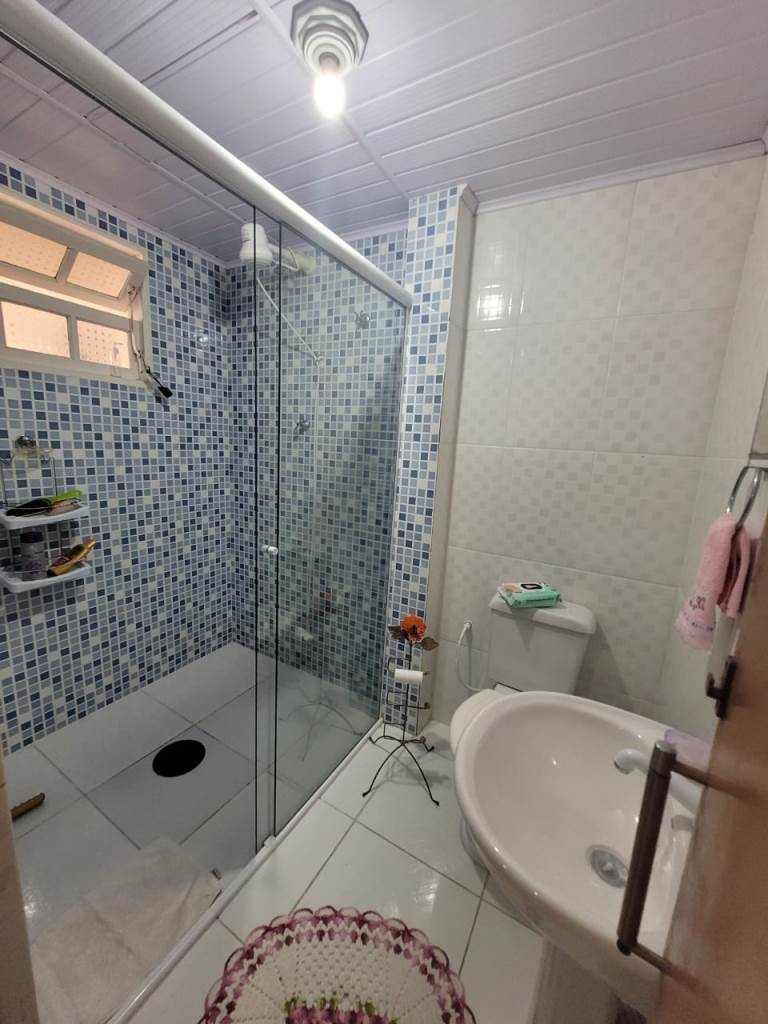 Casa à venda com 6 quartos, 80m² - Foto 3