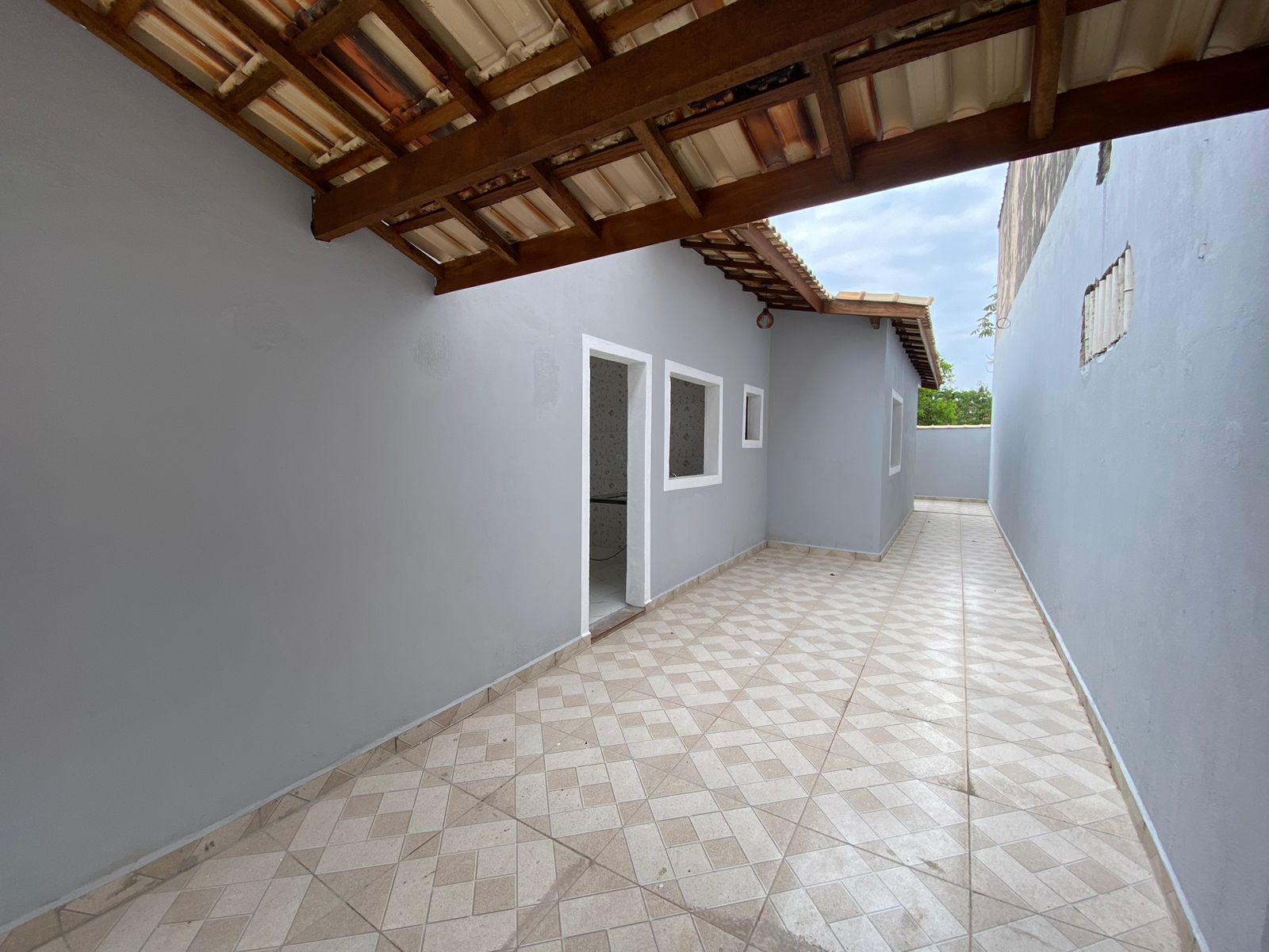 Casa à venda com 2 quartos, 90m² - Foto 2