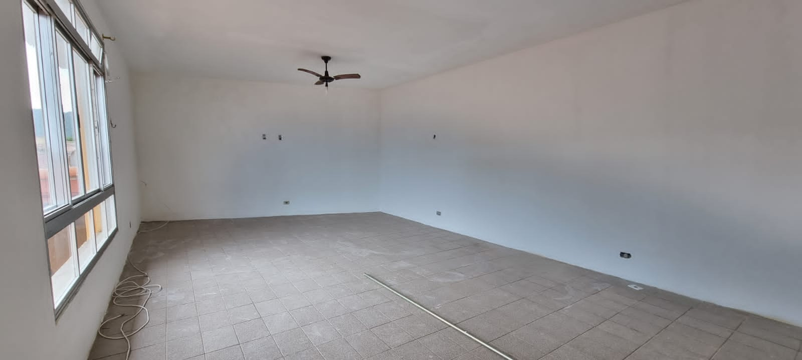 Casa à venda com 4 quartos, 135m² - Foto 3