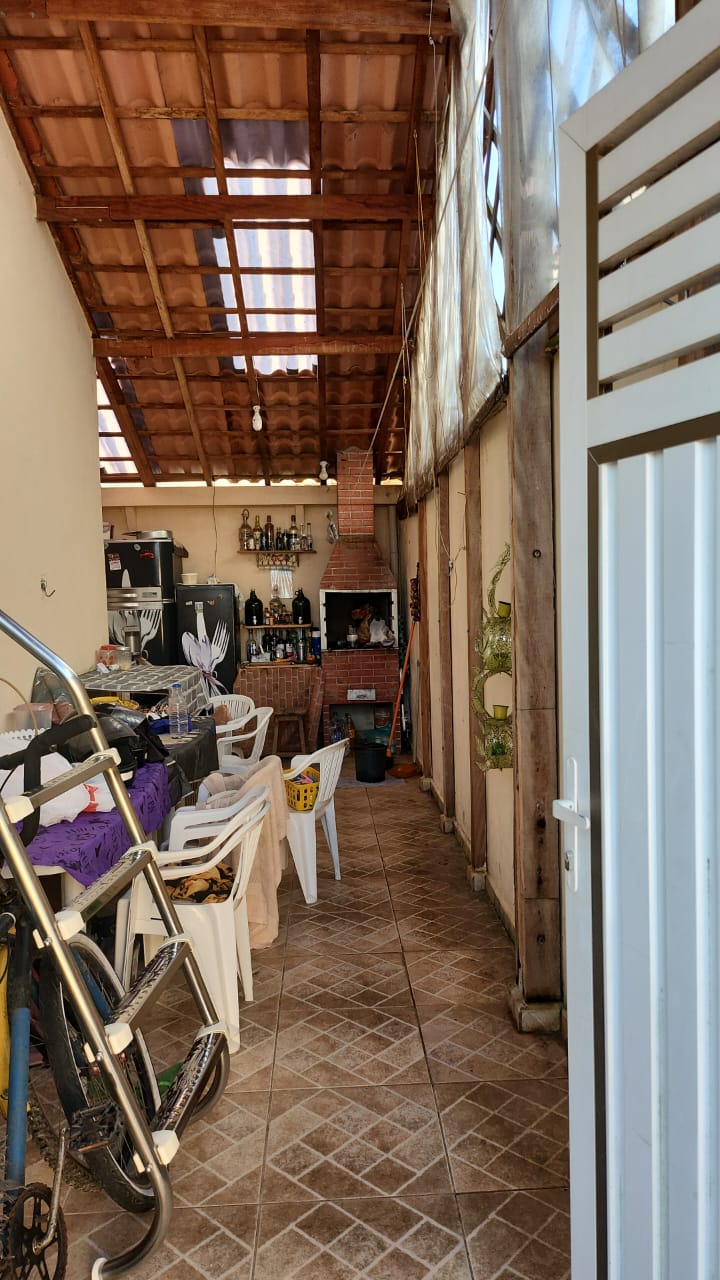 Casa à venda com 2 quartos, 86m² - Foto 2