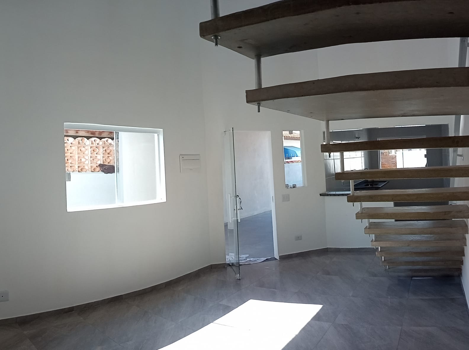 Casa à venda com 2 quartos, 84m² - Foto 2