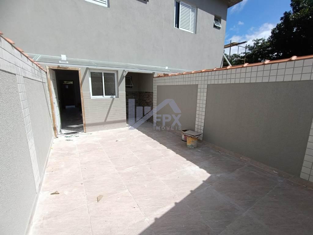 Casa à venda com 2 quartos, 70m² - Foto 2