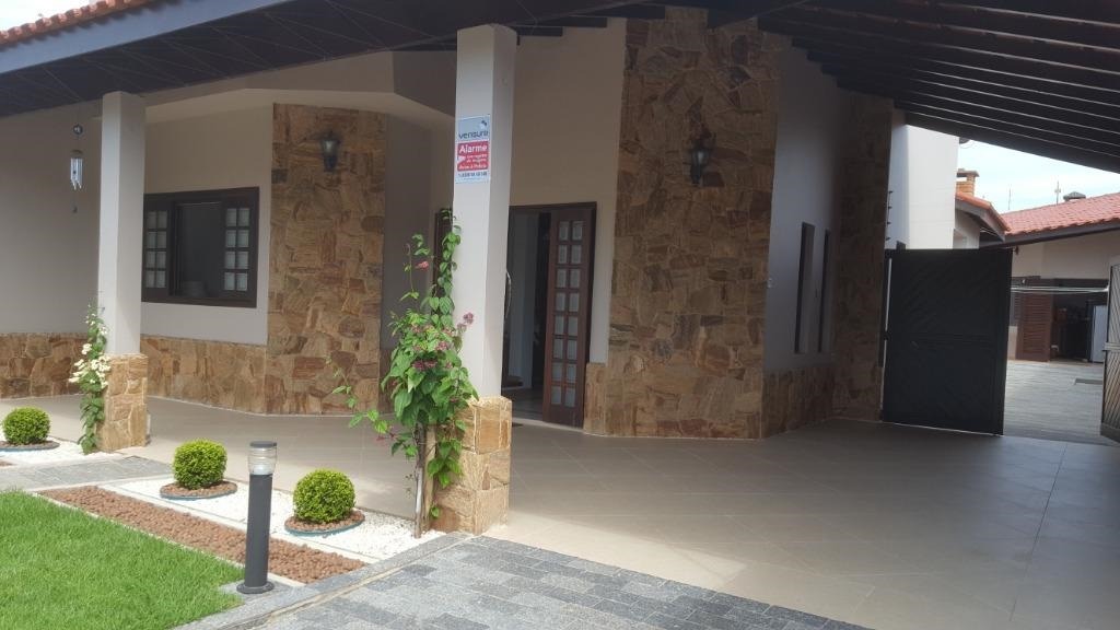 Casa à venda com 3 quartos, 211m² - Foto 7