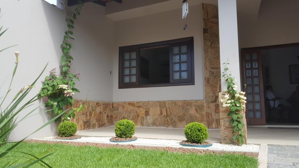 Casa à venda com 3 quartos, 211m² - Foto 11