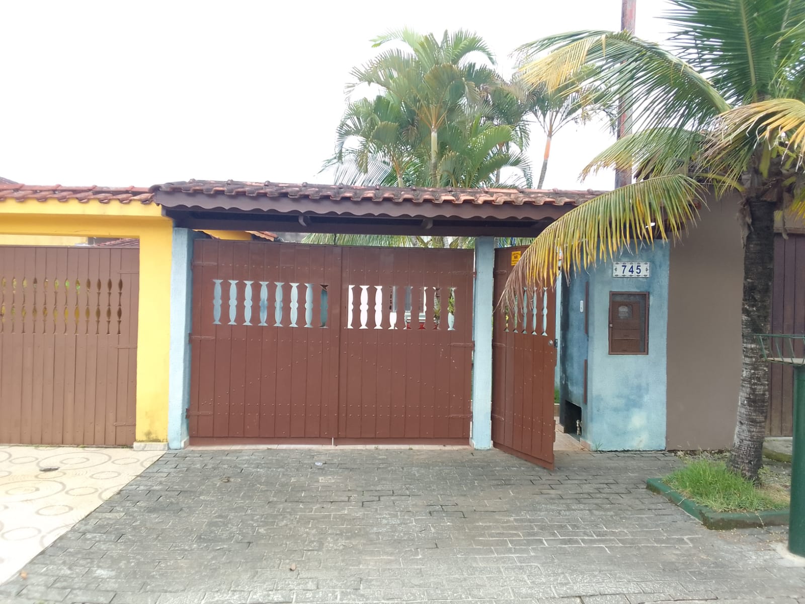 Casa à venda com 2 quartos, 200m² - Foto 1