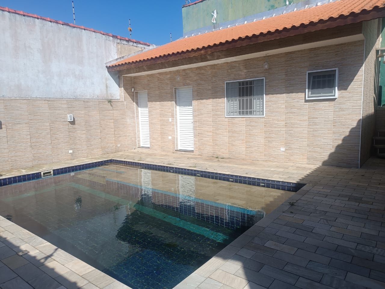 Casa à venda com 3 quartos, 115m² - Foto 1