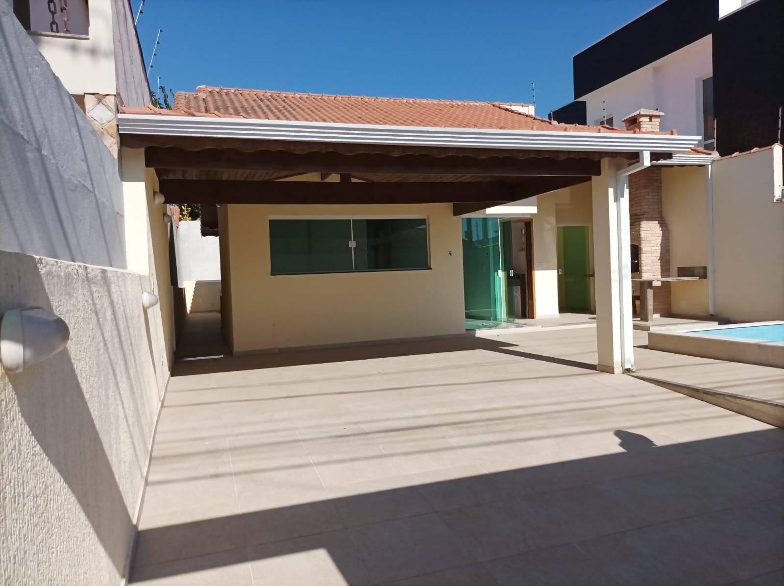 Casa à venda com 3 quartos, 135m² - Foto 2