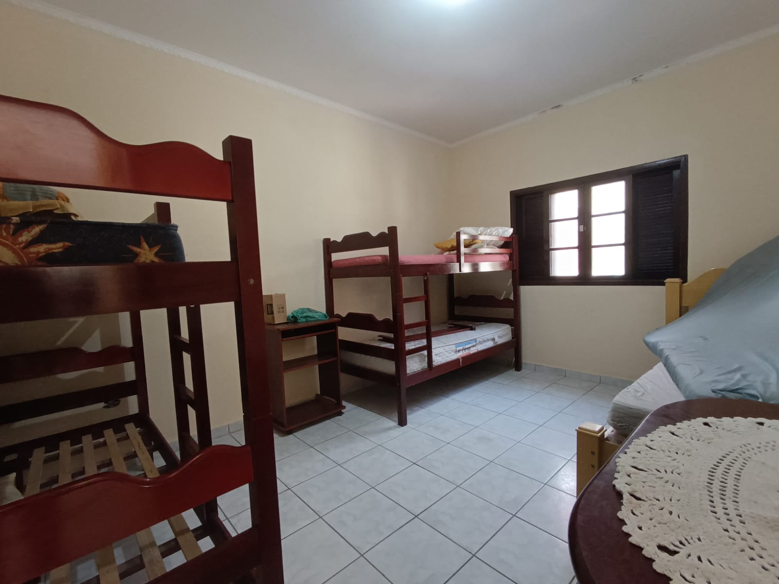 Casa à venda com 4 quartos, 200m² - Foto 2