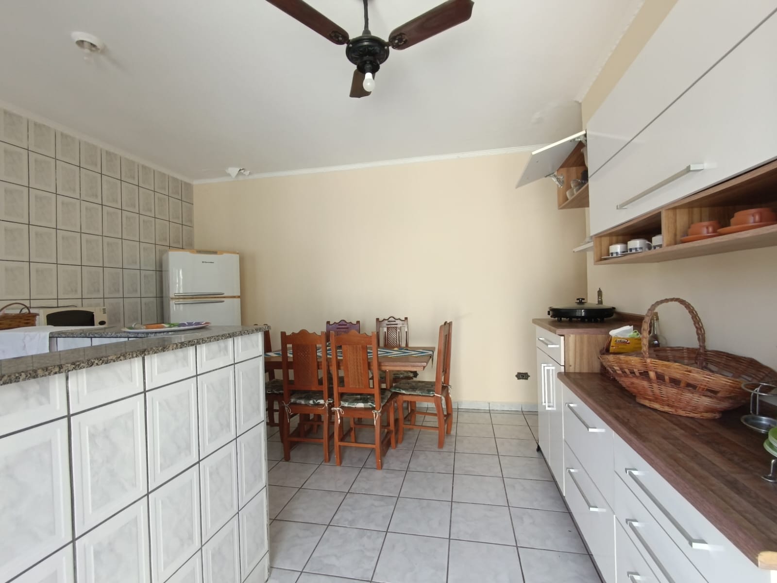 Casa à venda com 4 quartos, 200m² - Foto 4