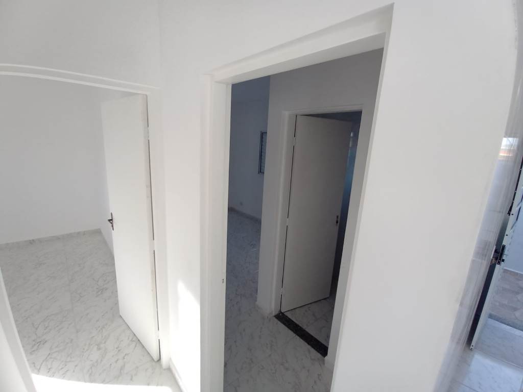 Casa à venda com 2 quartos, 68m² - Foto 4