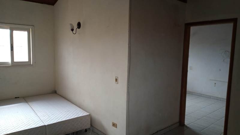 Casa à venda com 6 quartos, 252m² - Foto 16