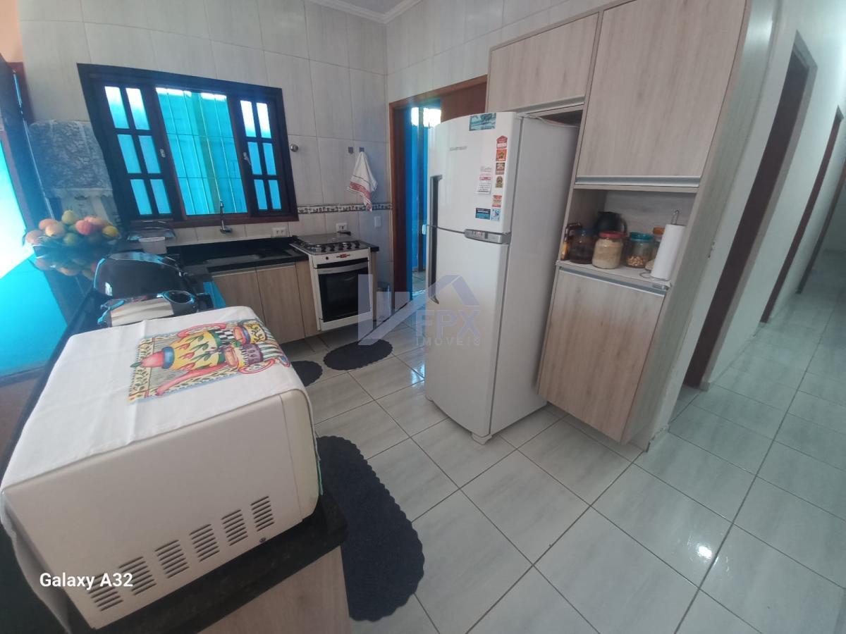 Casa à venda com 2 quartos, 68m² - Foto 2