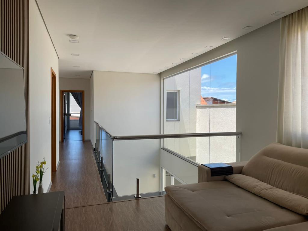 Casa à venda com 5 quartos, 261m² - Foto 2