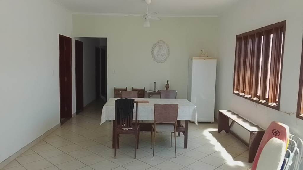 Casa à venda com 3 quartos, 300m² - Foto 3