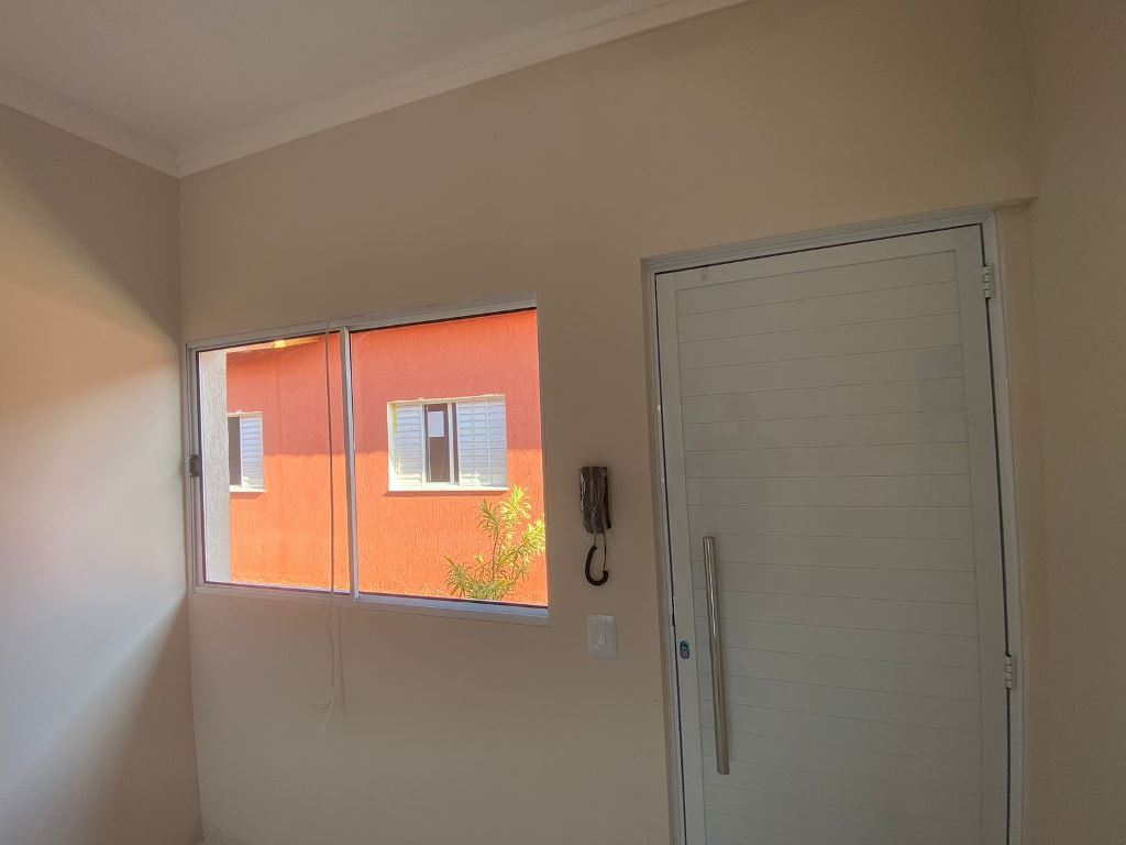 Casa à venda com 2 quartos, 50m² - Foto 4