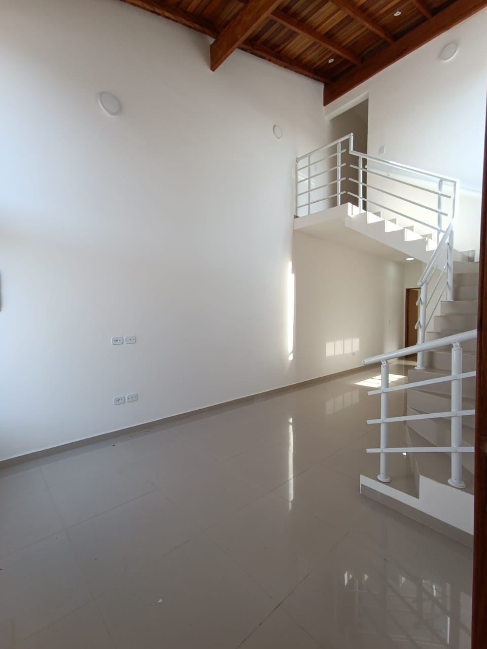 Casa à venda com 3 quartos, 83m² - Foto 5