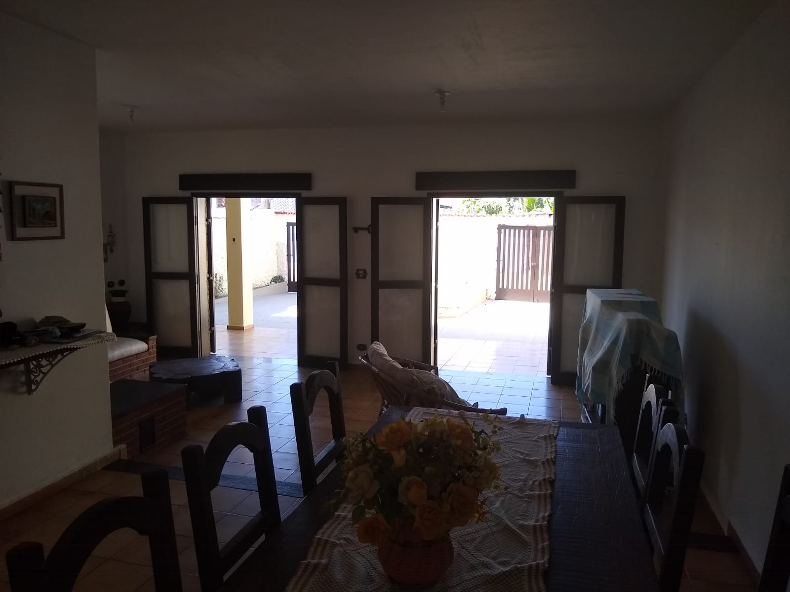 Casa à venda com 3 quartos, 240m² - Foto 2