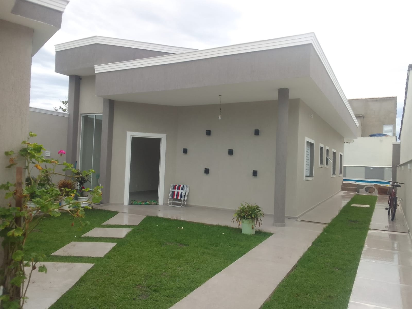 Casa à venda com 3 quartos, 98m² - Foto 2