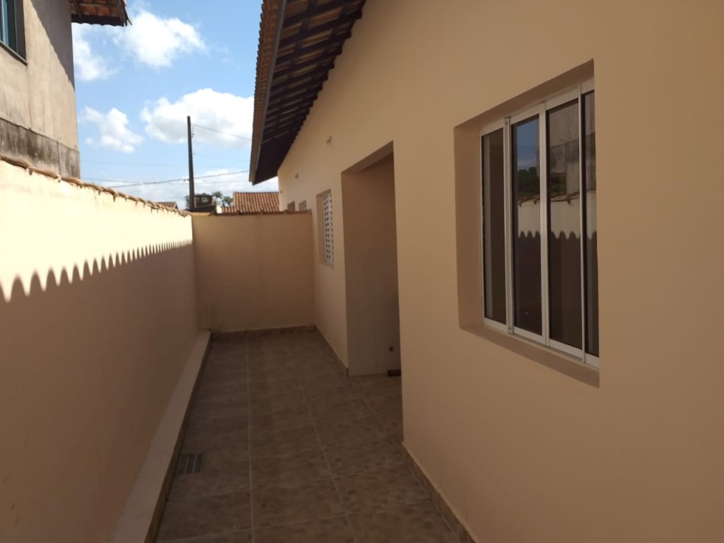 Casa à venda com 2 quartos, 60m² - Foto 11