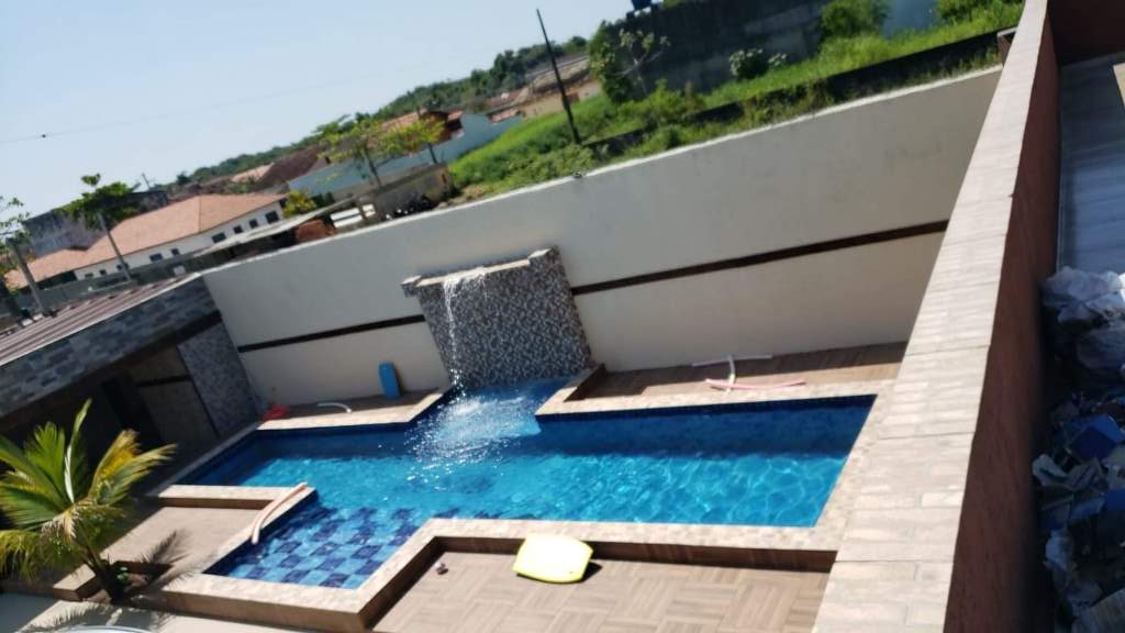 Casa à venda com 3 quartos, 450m² - Foto 1