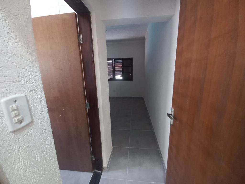 Casa à venda com 3 quartos, 90m² - Foto 3