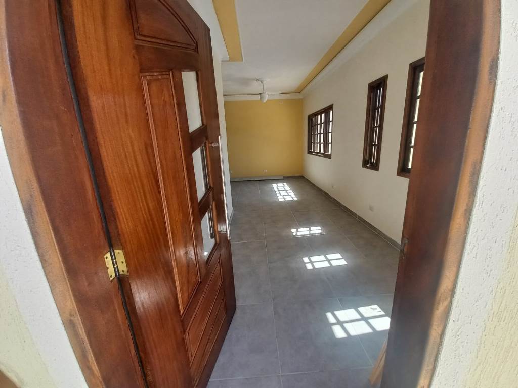 Casa à venda com 3 quartos, 90m² - Foto 26