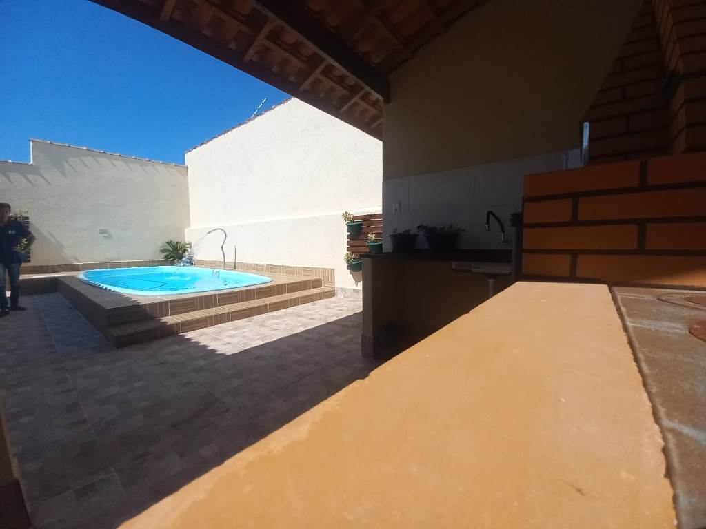 Casa à venda com 3 quartos, 90m² - Foto 2