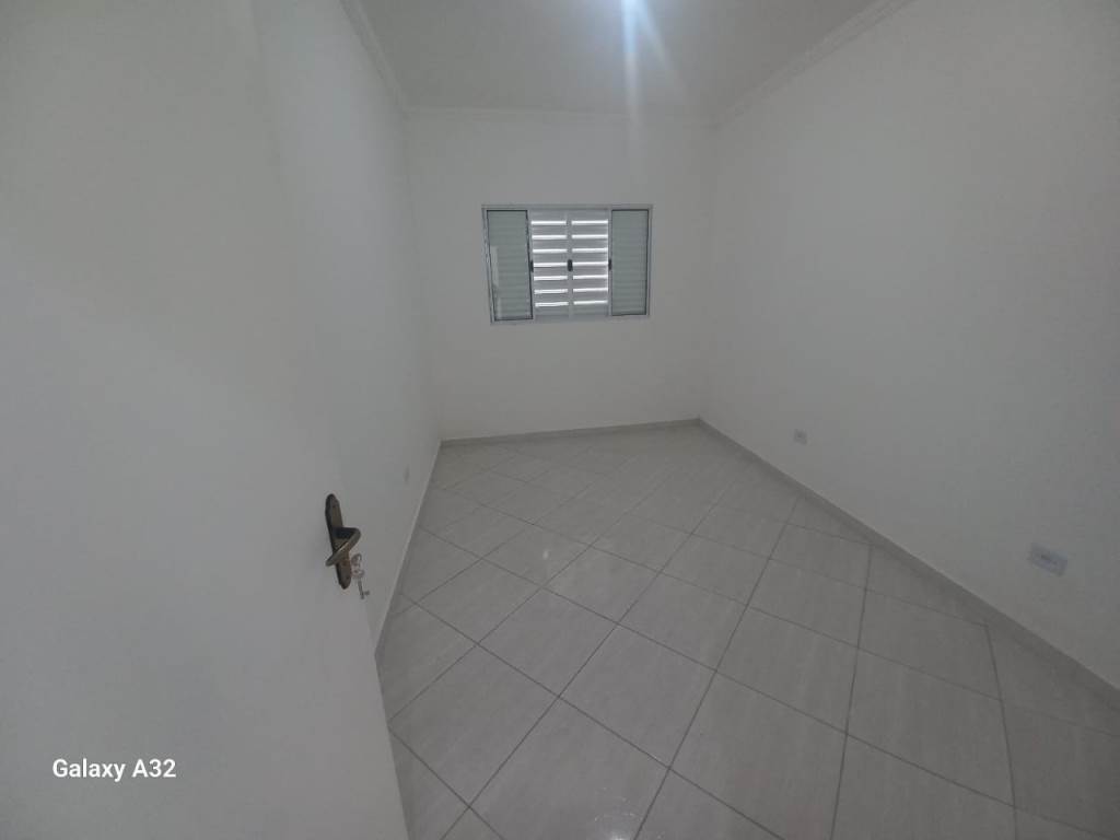 Casa à venda com 2 quartos, 55m² - Foto 4