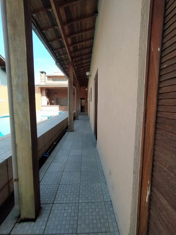 Casa à venda com 5 quartos, 172m² - Foto 9