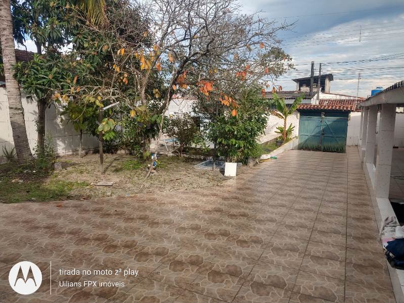 Casa à venda com 4 quartos, 200m² - Foto 2