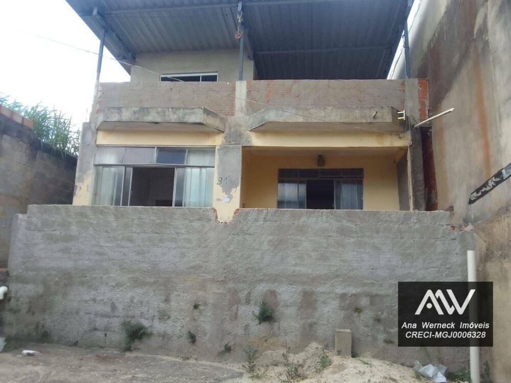 Casa à venda com 3 quartos, 200m² - Foto 1