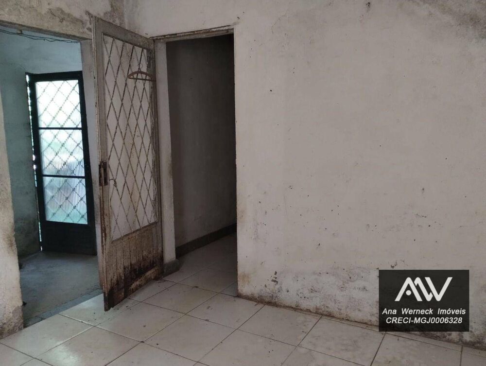 Casa à venda com 2 quartos, 100m² - Foto 2