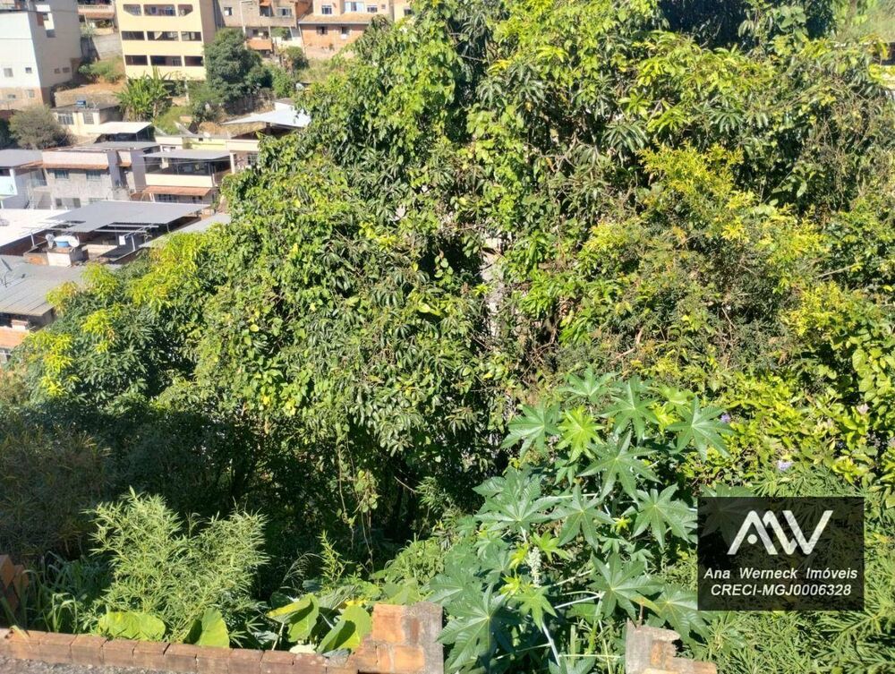 Casa à venda com 2 quartos, 100m² - Foto 1