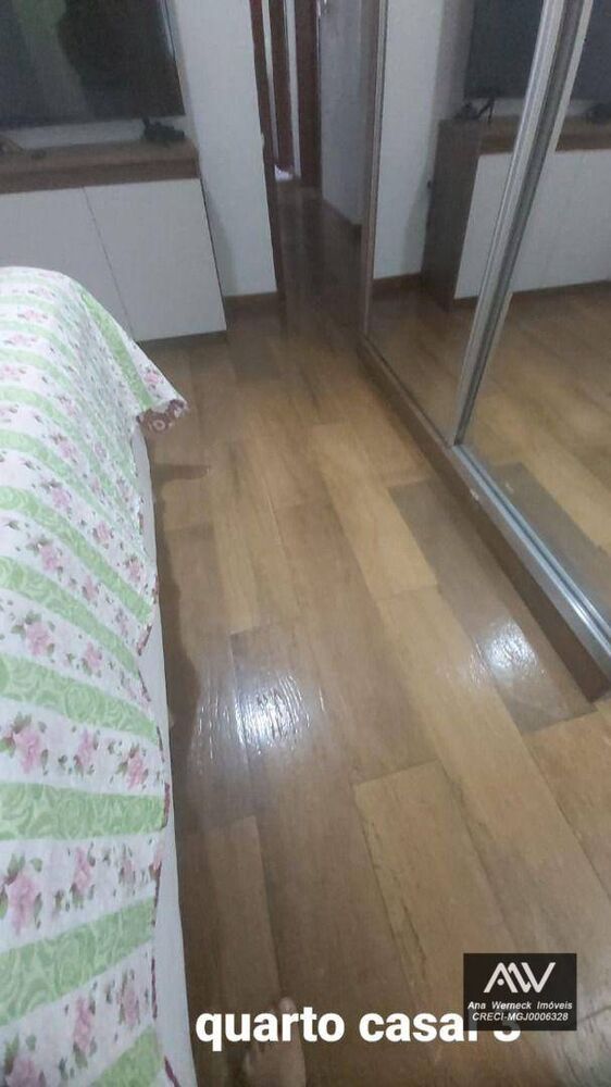 Casa à venda com 3 quartos, 70m² - Foto 4