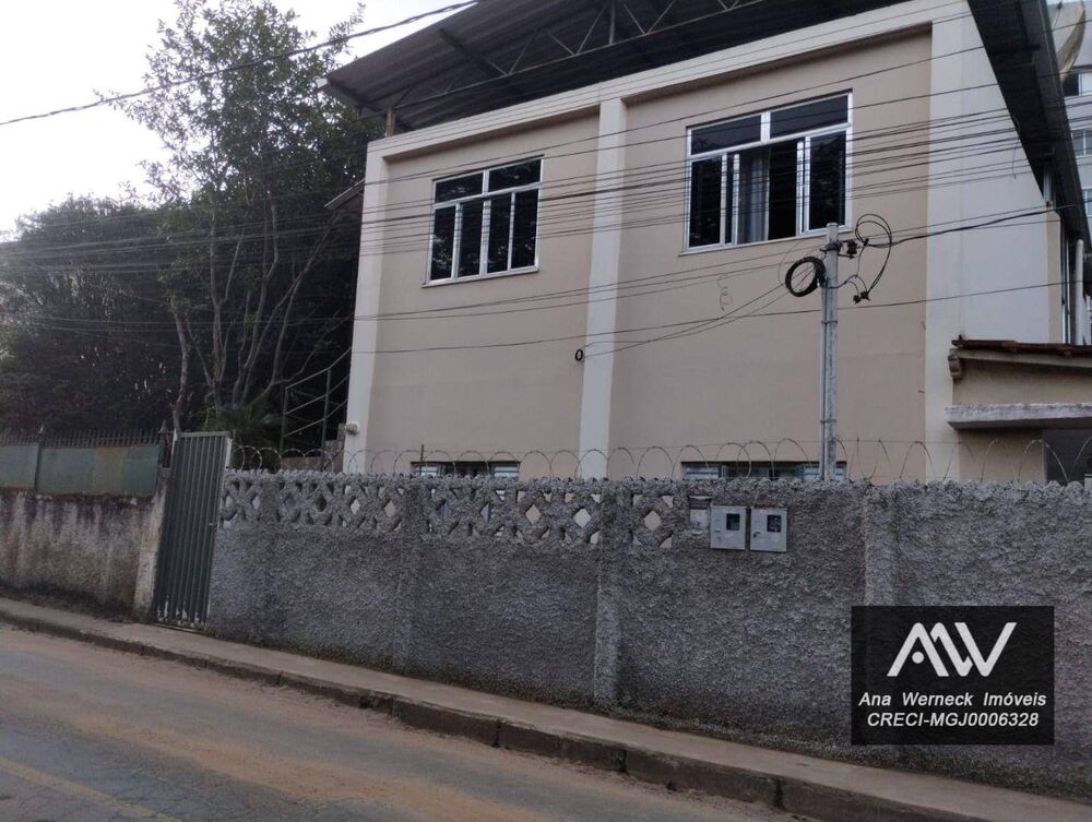 Casa à venda com 2 quartos, 80m² - Foto 1