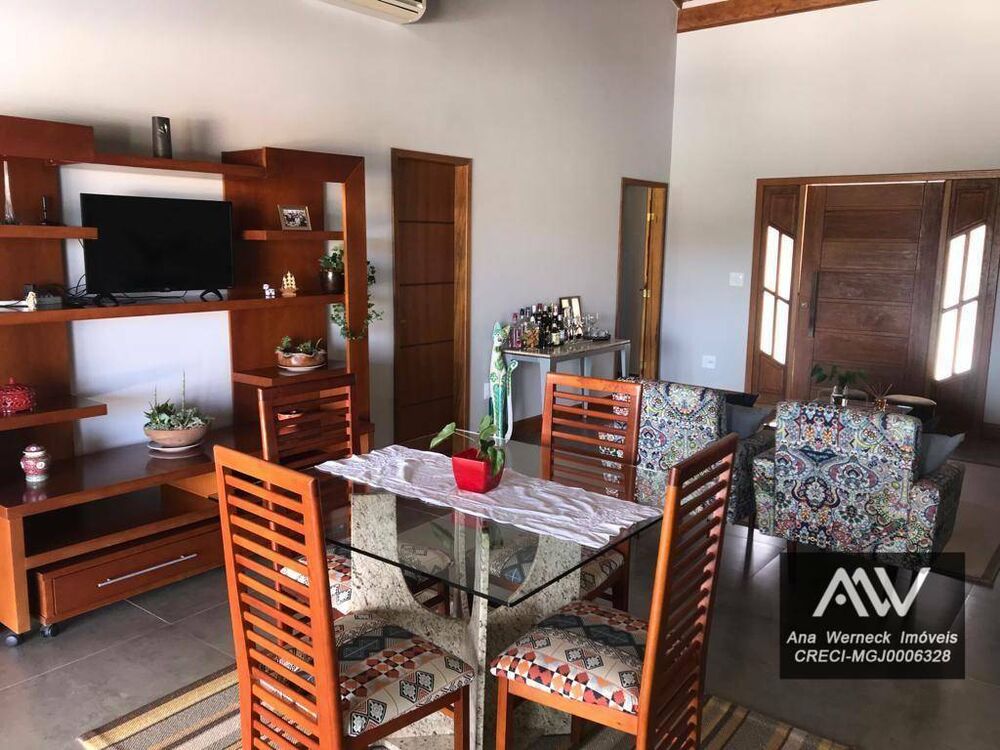 Chácara à venda com 3 quartos, 250m² - Foto 2