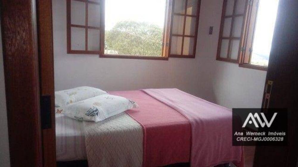 Casa à venda com 4 quartos, 160m² - Foto 3