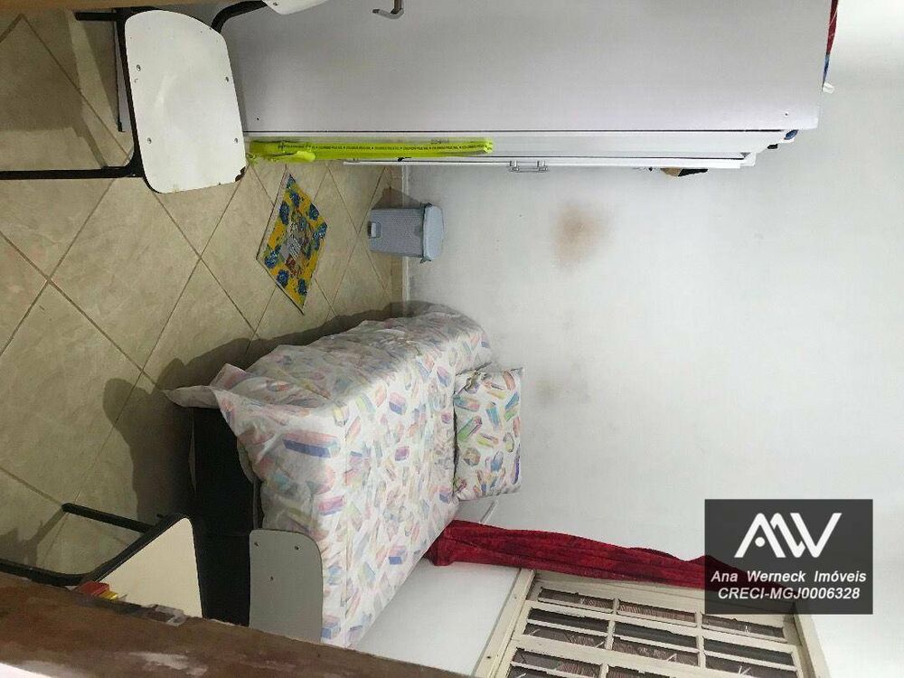 Casa à venda com 5 quartos, 300m² - Foto 4