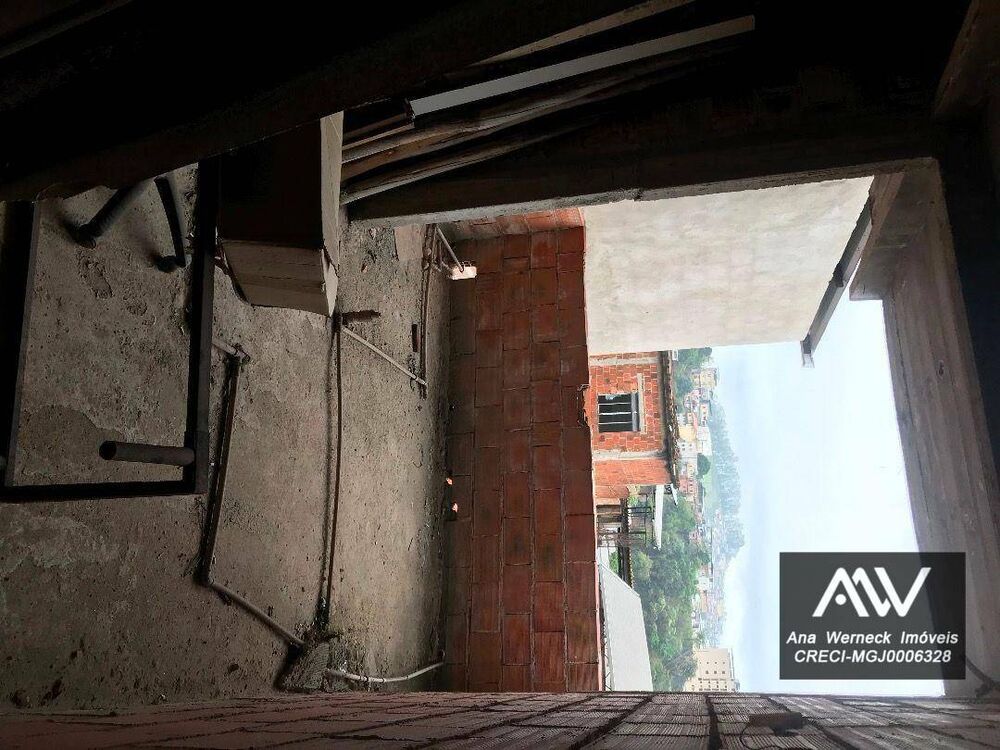 Casa à venda com 5 quartos, 300m² - Foto 25