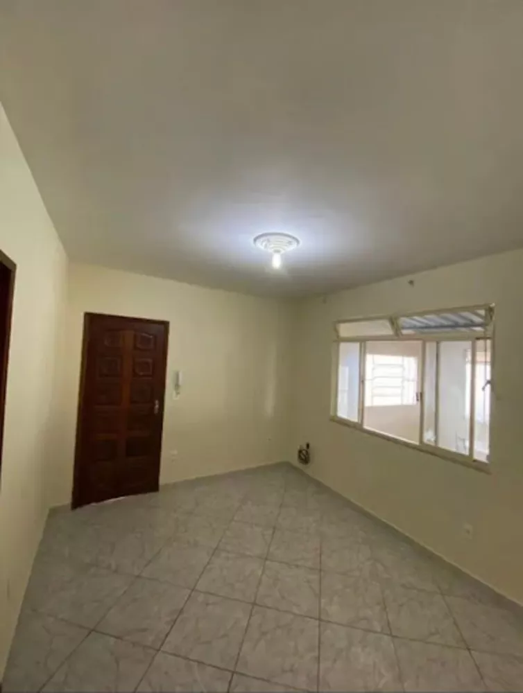 Casa à venda com 3 quartos, 100m² - Foto 1