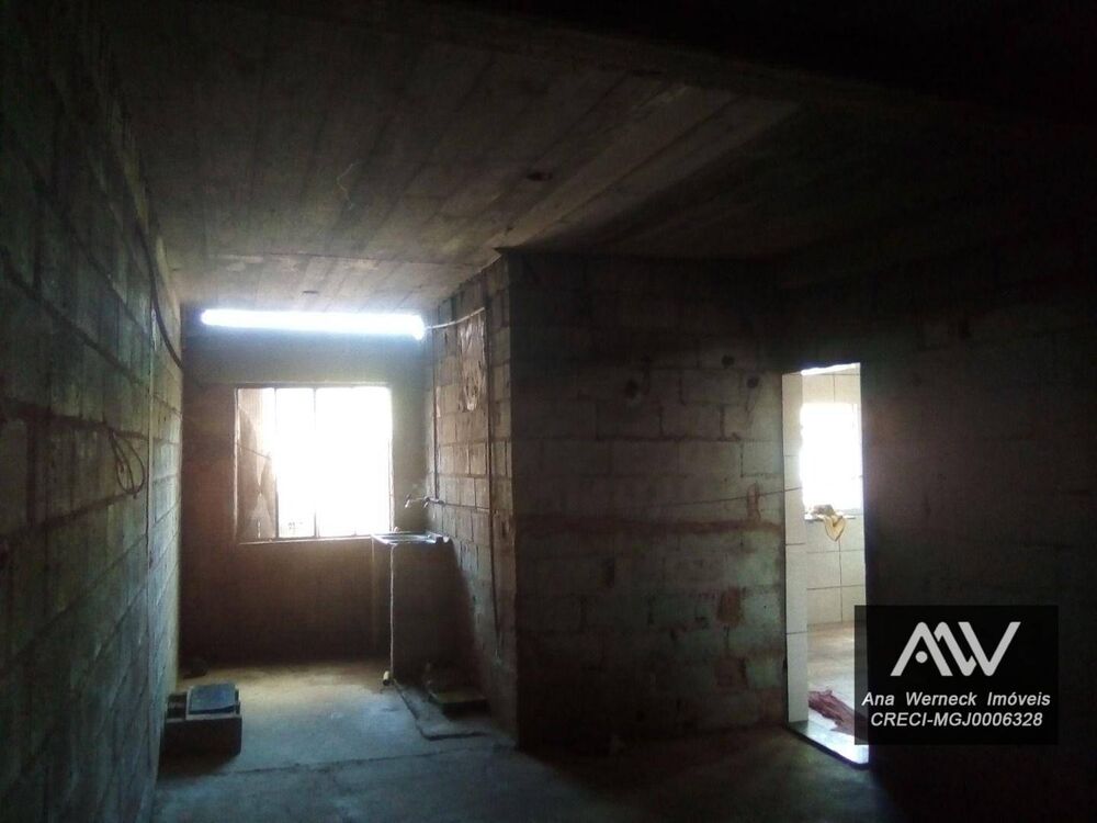 Casa à venda com 4 quartos, 98m² - Foto 5