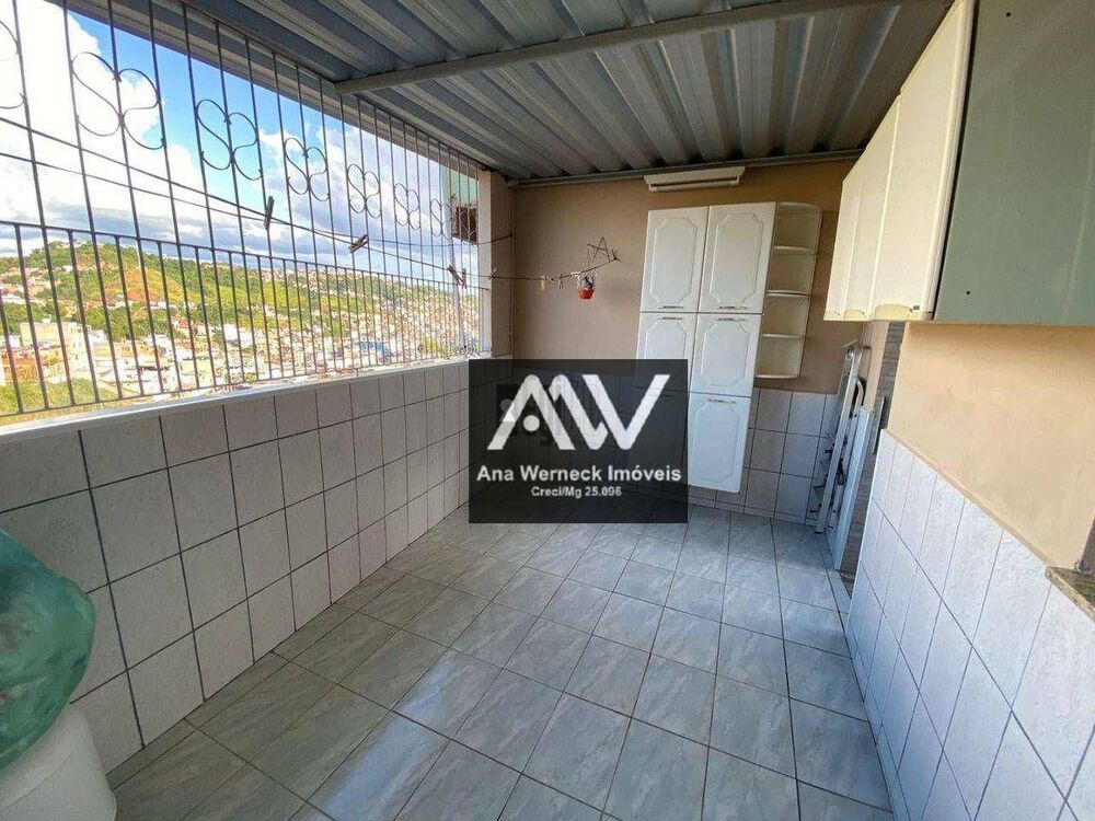 Casa à venda com 3 quartos, 292m² - Foto 4
