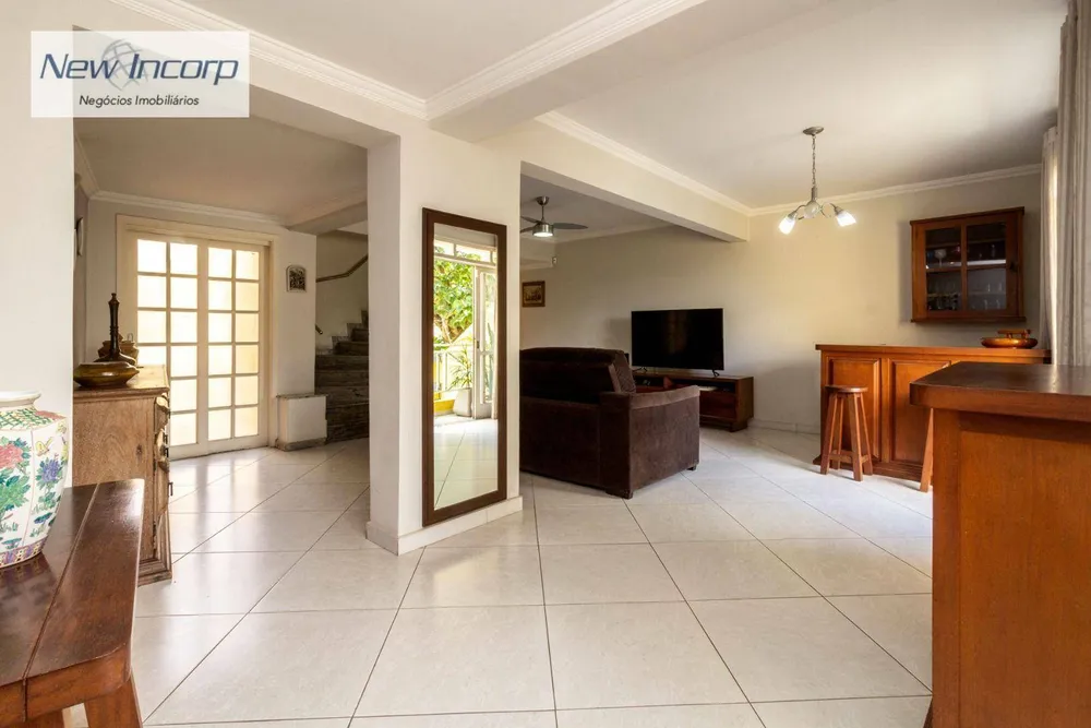 Sobrado, 3 quartos, 200 m² - Foto 1