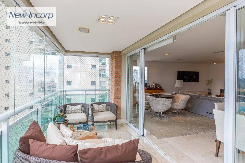 Apartamento, 4 quartos, 240 m² - Foto 1
