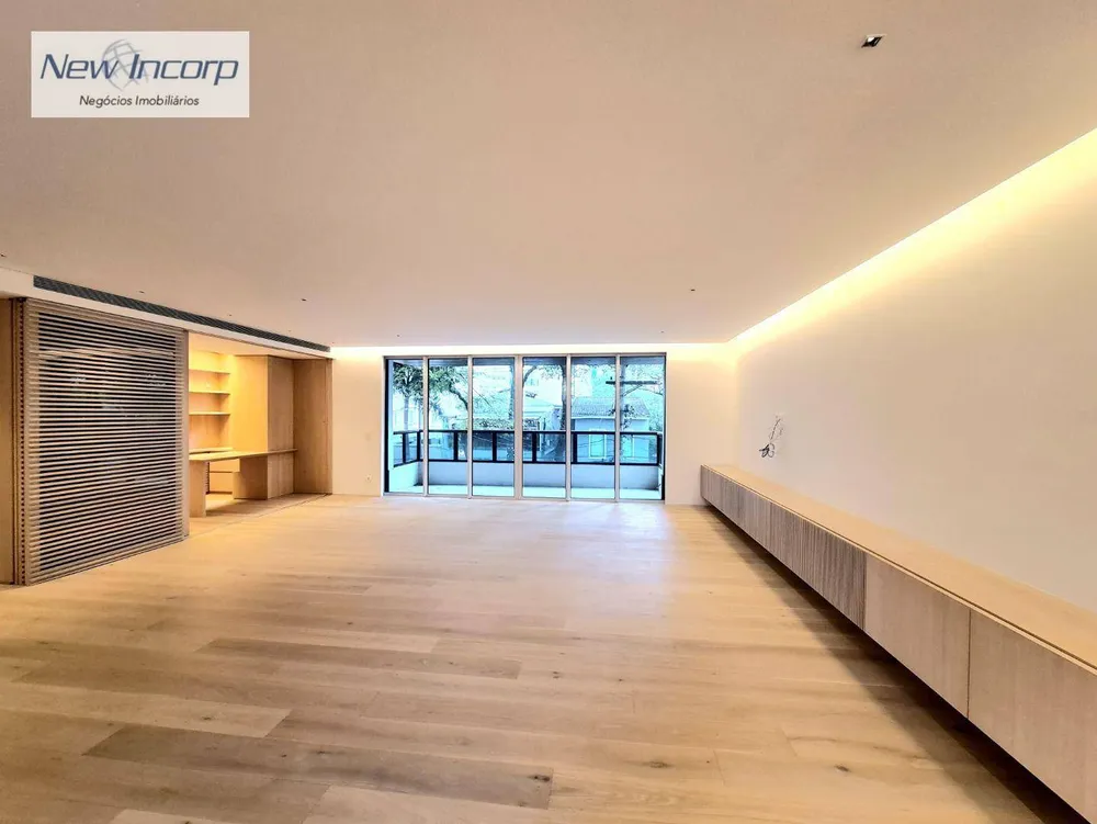 Apartamento, 3 quartos, 211 m² - Foto 1