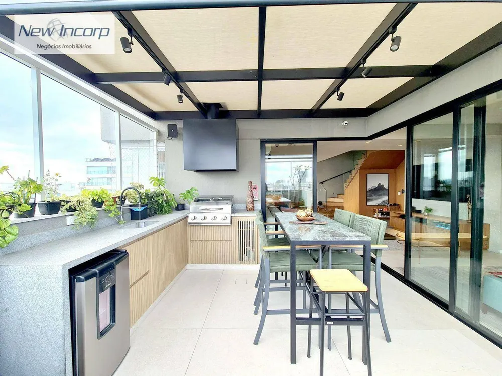 Cobertura, 3 quartos, 230 m² - Foto 2